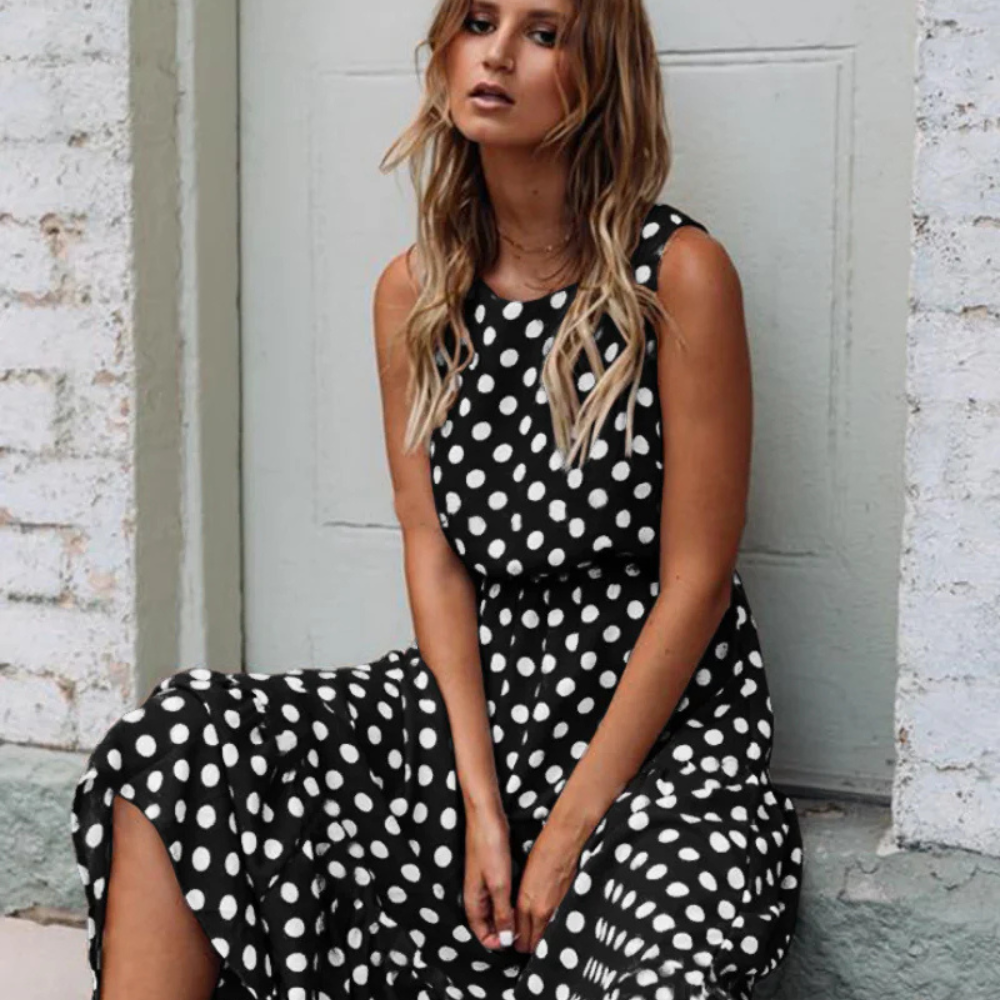 Elegantes Sommerkleid mit Pünktchen