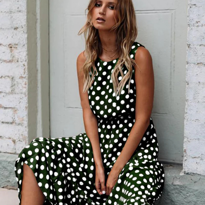 Elegantes Sommerkleid mit Pünktchen