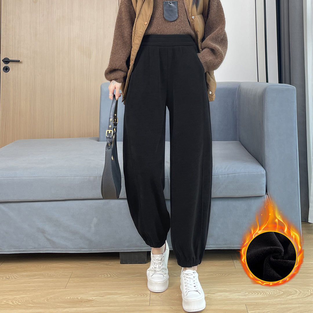 Gefütterte Damen-Cordhose mit Bündchen