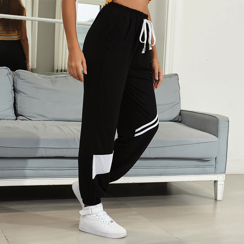 Damen Sportliche Jogginghose mit elastischem Bund und Kontraststreifen Nord Taschen