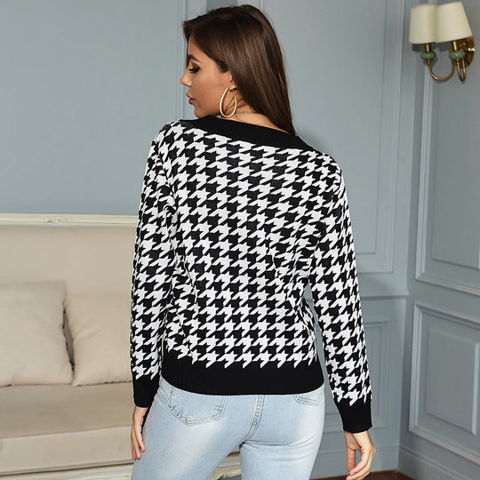 Damen Grobgestrickter Hahnentritt-Pullover mit weitem V‑Ausschnitt und off-shoulder Optik Nord Taschen