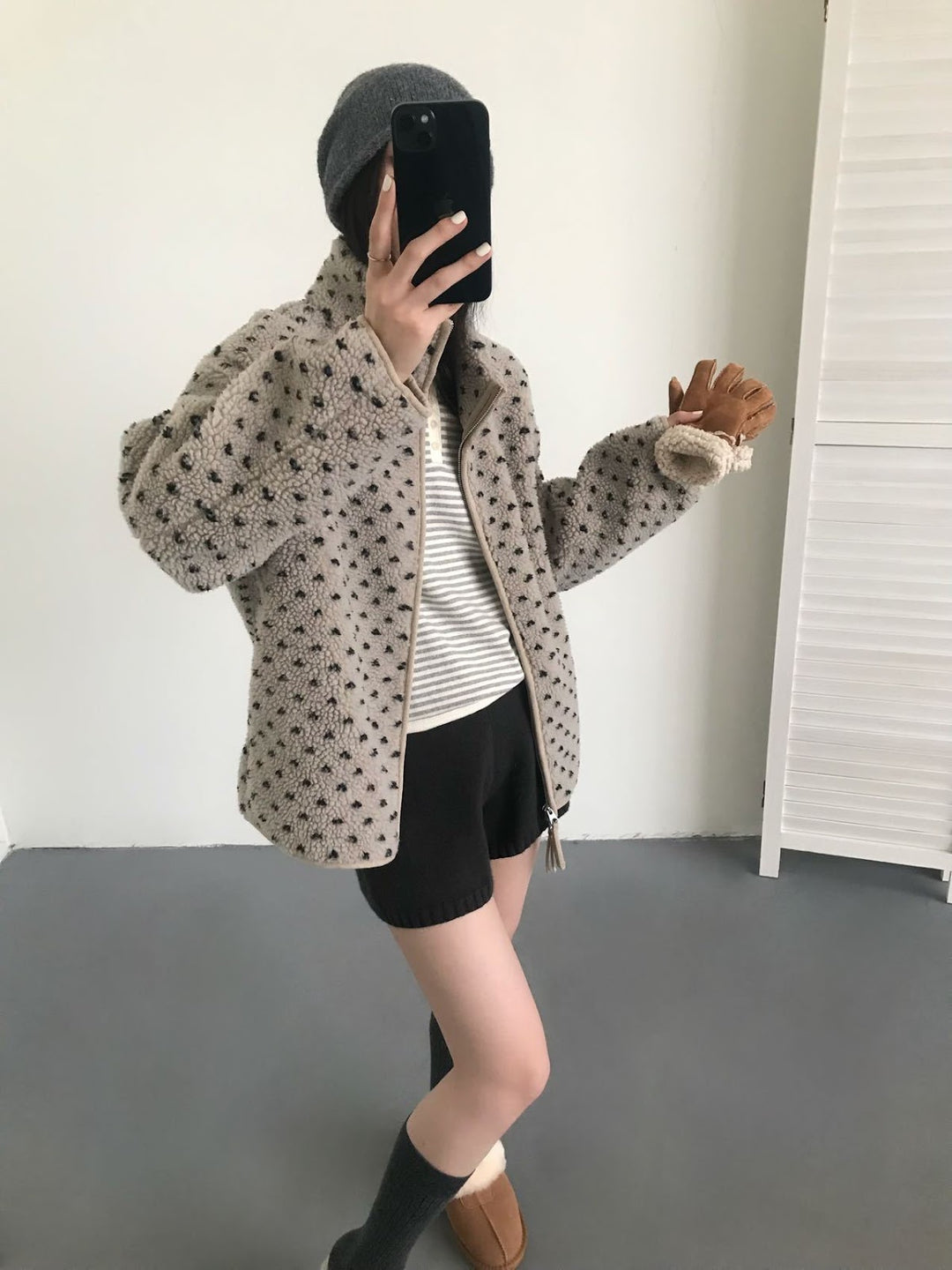 Gepunktete Lammfleece-Jacke mit Reißverschluss