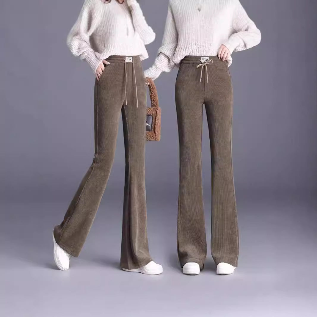 Gefütterte Kord-Hose mit leichtem Schlag