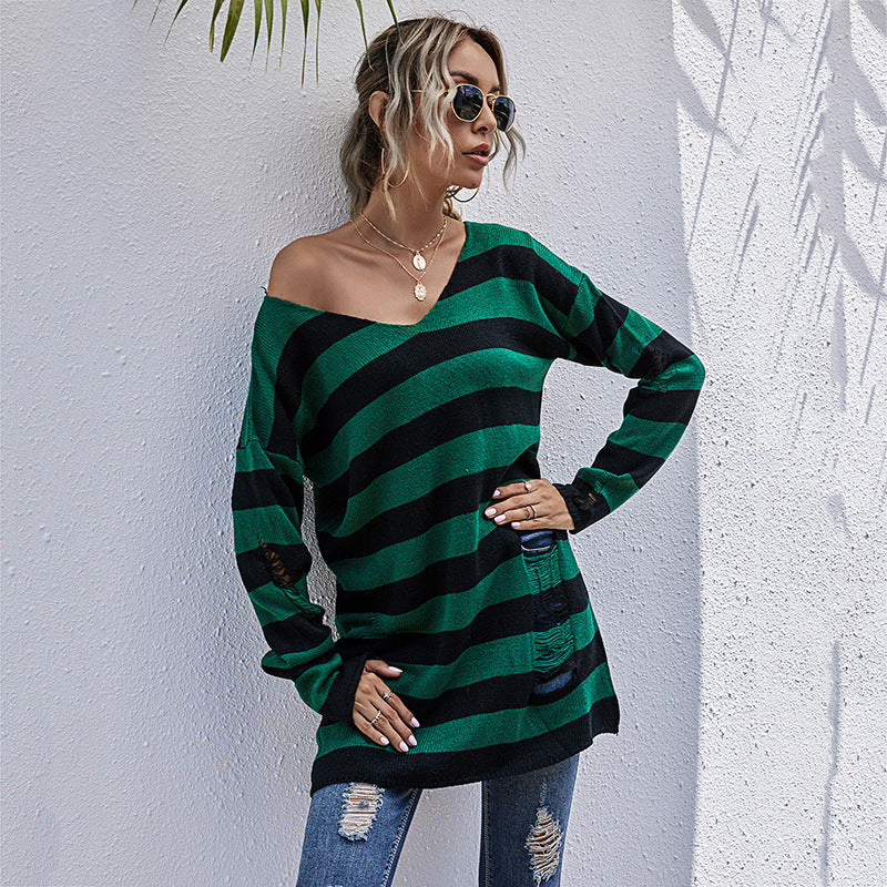Damen Gestreifter Oversize Strickpullover mit V‑Ausschnitt und Distressed-Details Nord Taschen