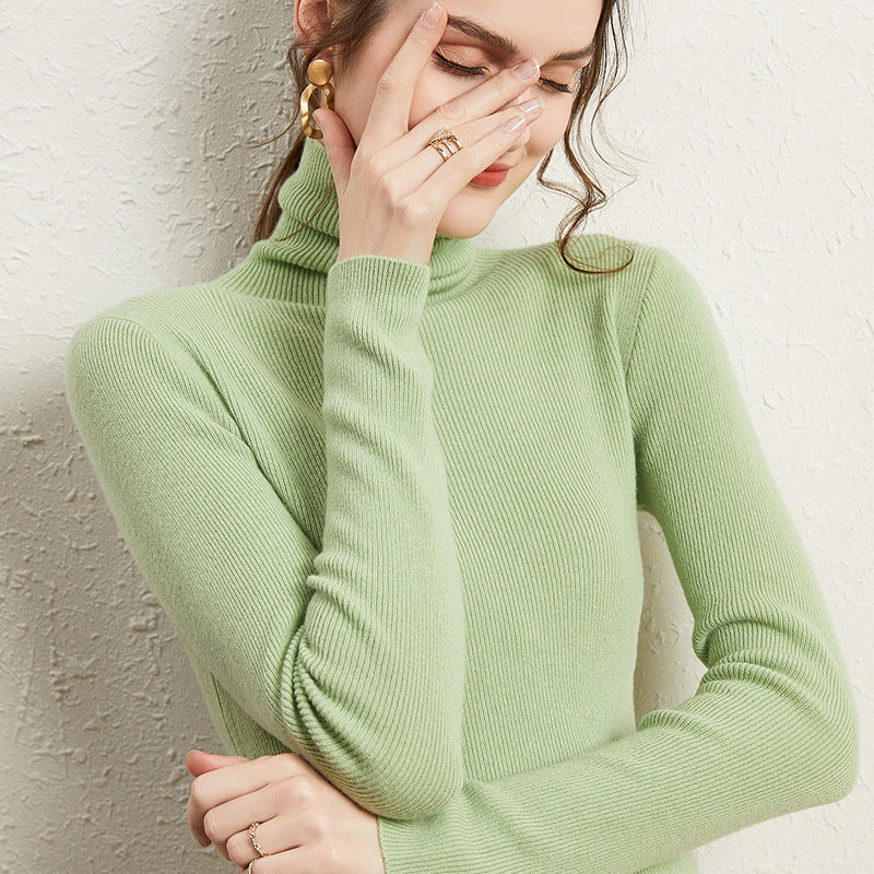 Damen Figurnaher Rippstrick-Rollkragenpullover mit kurzem Saum und weichem Fall Nord Taschen