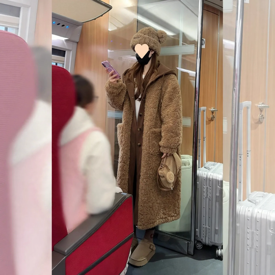 Langer Damen-Mantel mit Lammfell-Optik