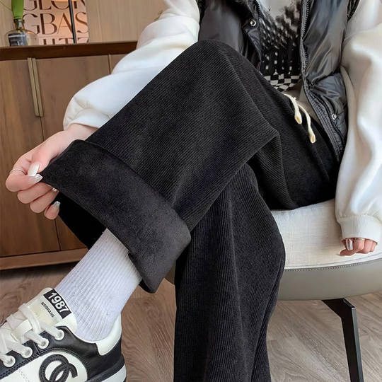 Lockere Kord-Hose mit weitem Bein