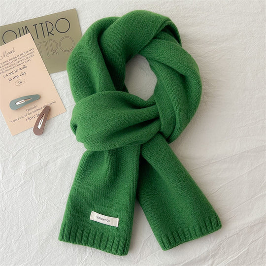Schlichter Strickschal aus reiner Wolle