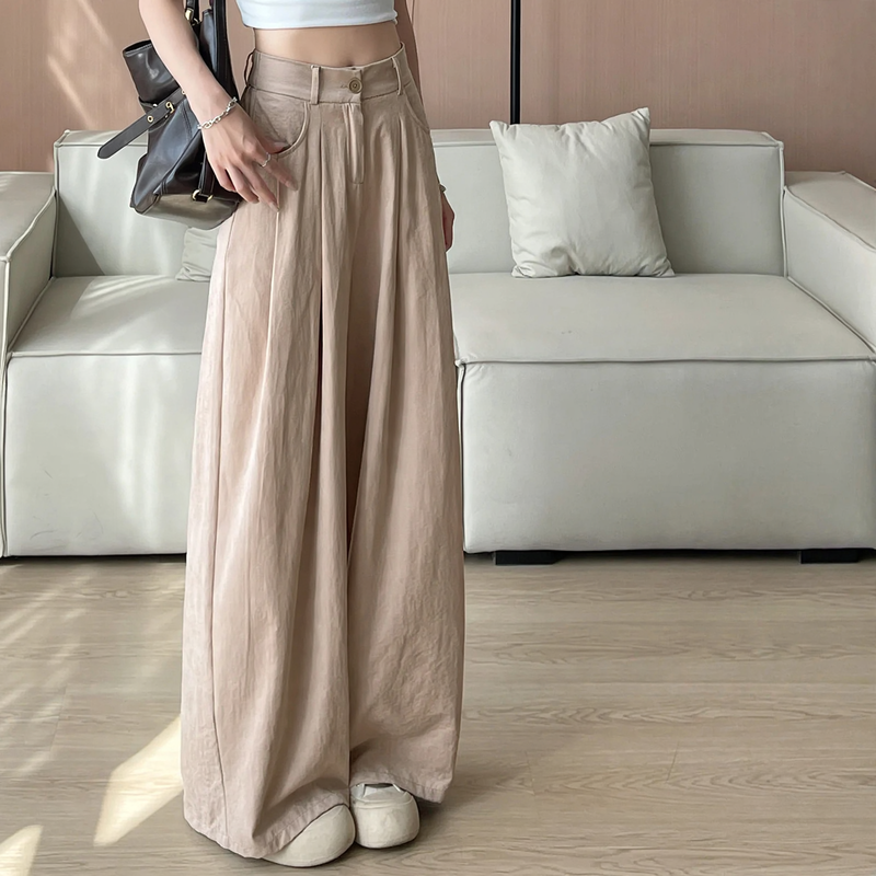 Gefütterte Damen-Cordhose in gerader Passform