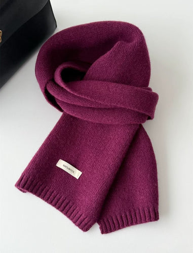 Schlichter Strickschal aus reiner Wolle