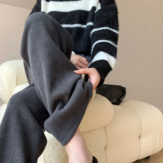 Gerade geschnittene Cordhose für Damen