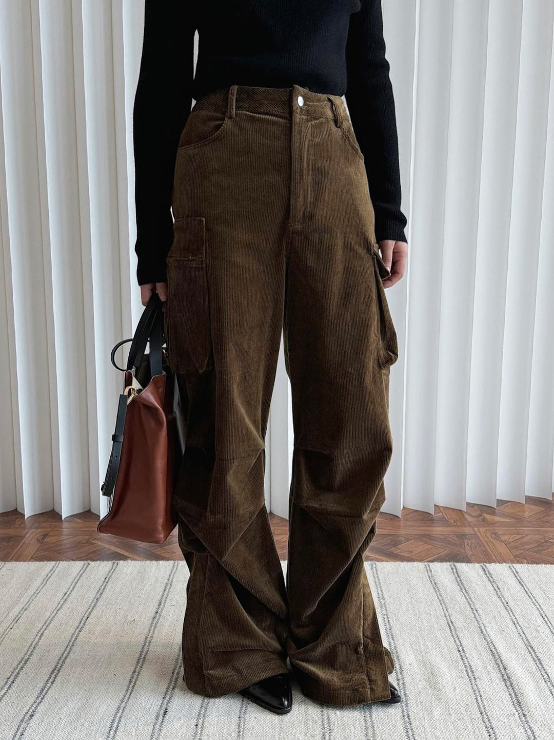 Damen-Cordhose, weiter Schnitt, Cargo-Taschen
