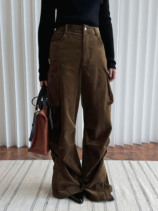 Damen-Cordhose, weiter Schnitt, Cargo-Taschen