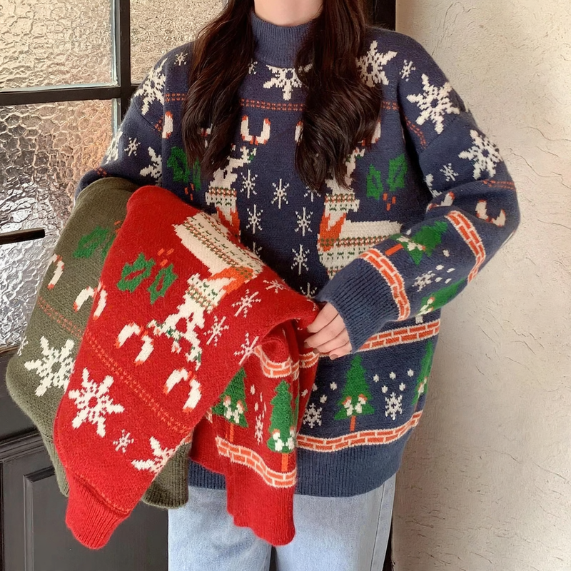 Weihnachtlicher Strickpullover mit Stickerei