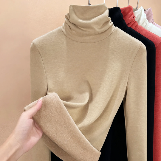 Gefütterter Strickpullover mit hohem Kragen