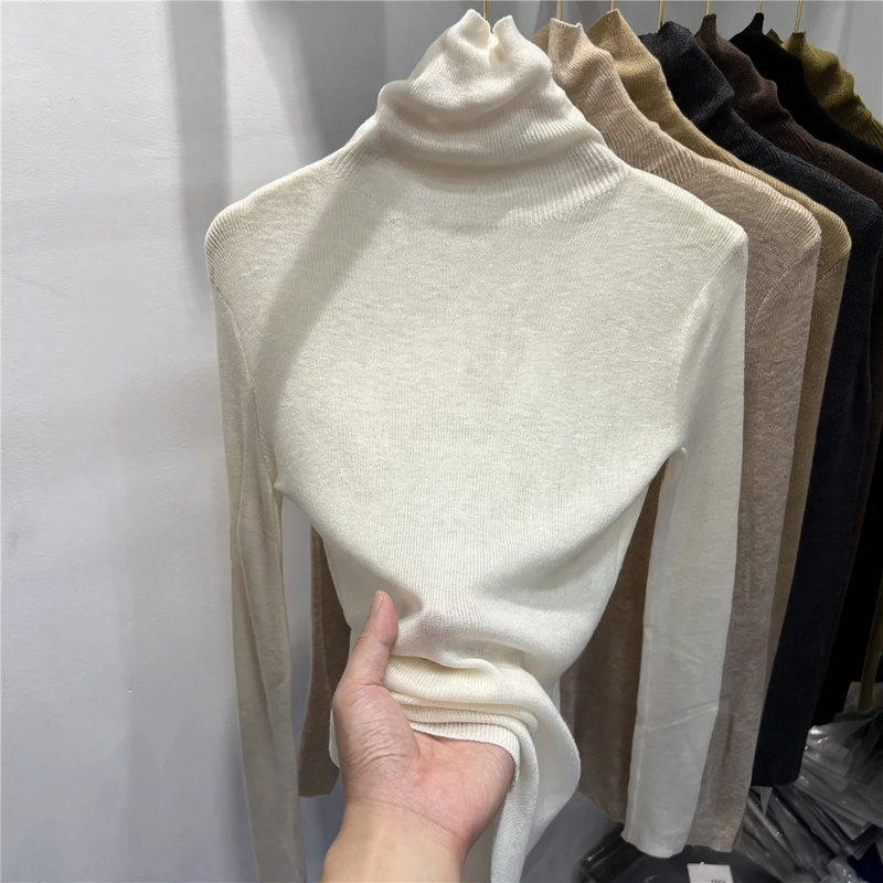 Weicher Rollkragen-Strickpullover