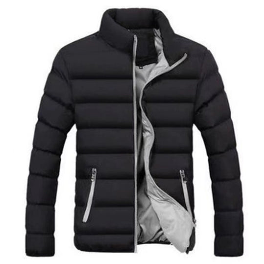 Kurze, gefütterte Herrenjacke, modisch