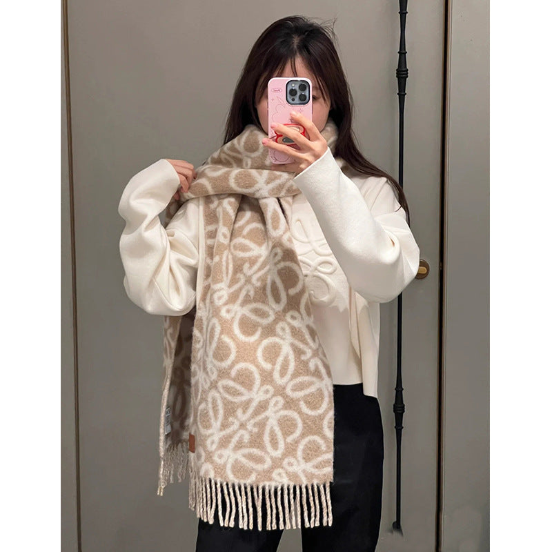 Eleganter Winterschal aus Mohair-Wollmischung