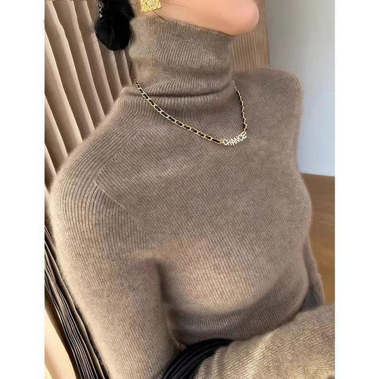 Schmal geschnittener Rollkragen-Strickpullover