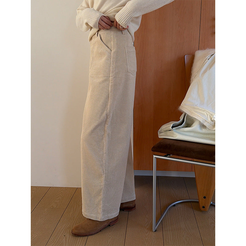 Cordhose mit hohem Bund und weitem Bein