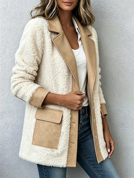 Lammfleece-Jacke mit Revers und Knopfleiste