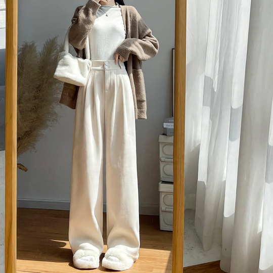 Gefütterte Damen-Cordhose in gerader Passform