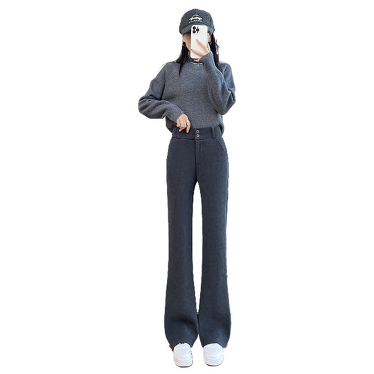 Gefütterte Cord-Hose mit leichtem Schlag