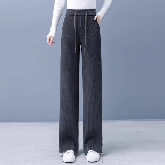 Gefütterte Cordhose mit weitem Bein