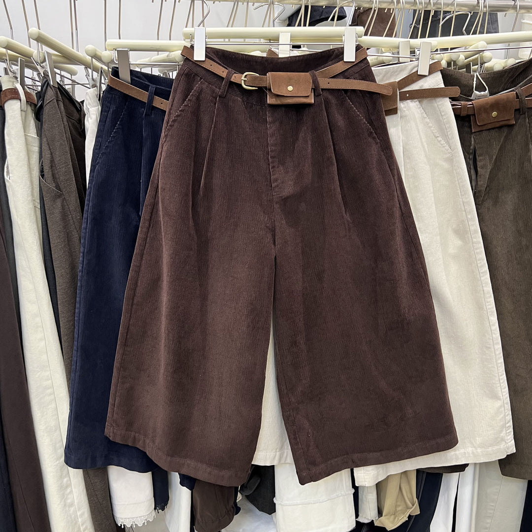 Damen-Cordhose, knielang, mit Gürteltasche