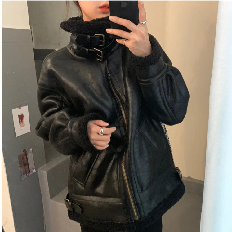 Damen-Lammfellimitat-Jacke im Biker-Stil