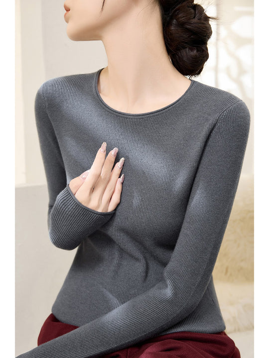 Schmal geschnittener Strickpullover mit Rundhalsausschnitt
