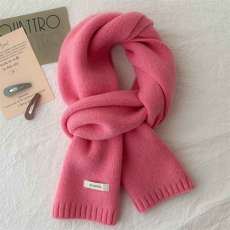 Schlichter Strickschal aus reiner Wolle