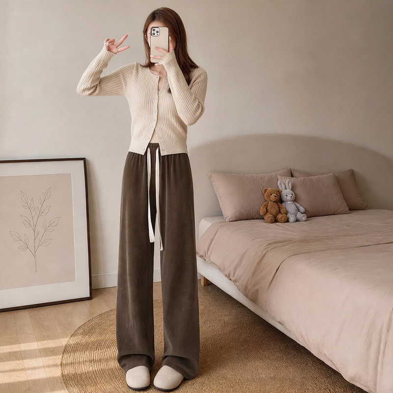 Gefütterte Damen-Cordhose mit Lammfleece-Optik