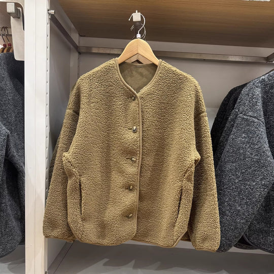 Lässige Fleece-Strickjacke mit Lammfell-Optik