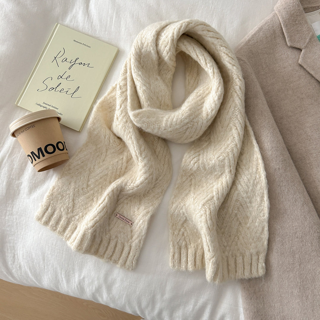 Strickschal aus Wollmischgewebe mit Alpaka-Anteil