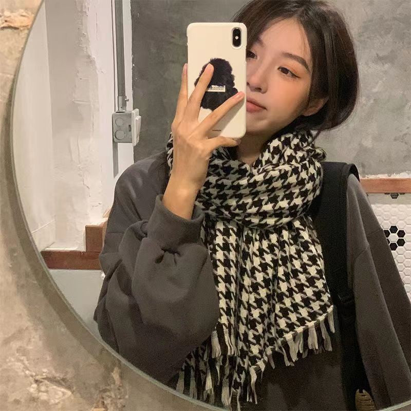Karierter Schal im koreanischen Stil