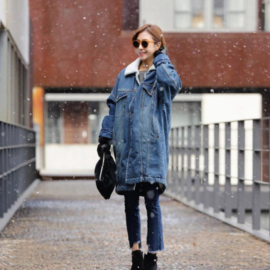 Gefütterte Jeansjacke mit Lammfell-Optik, mittellang