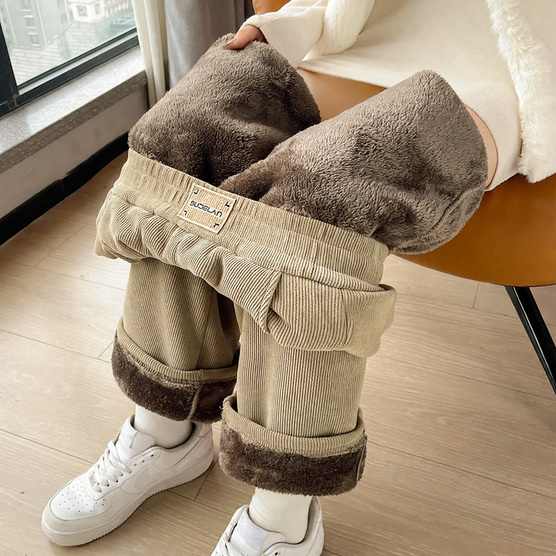Damen-Cordhose mit Lammfleece-Futter, weit geschnitten