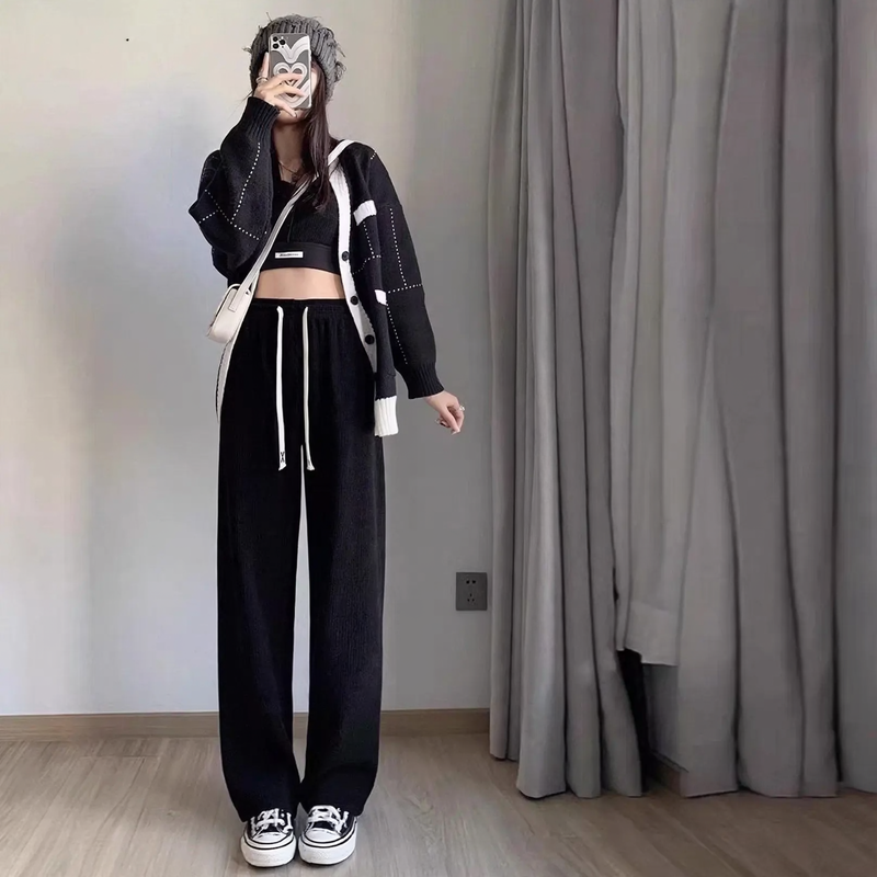Damen-Cordhose mit weitem Bein, gefüttert