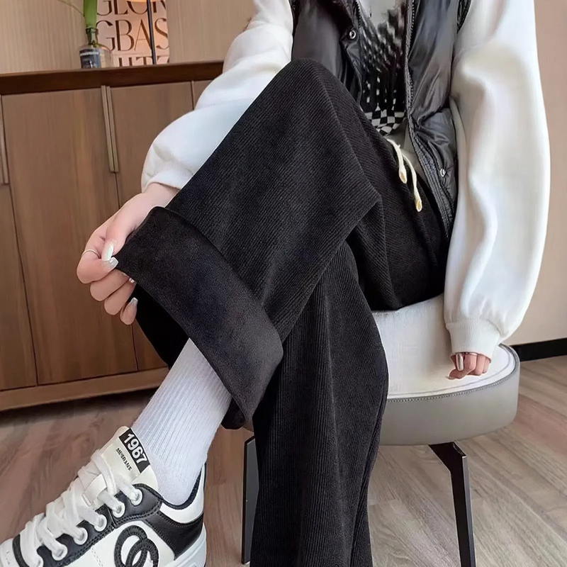 Gerade geschnittene Cordhose für Damen