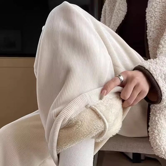 Damen-Cordhose mit weitem Bein, gefüttert