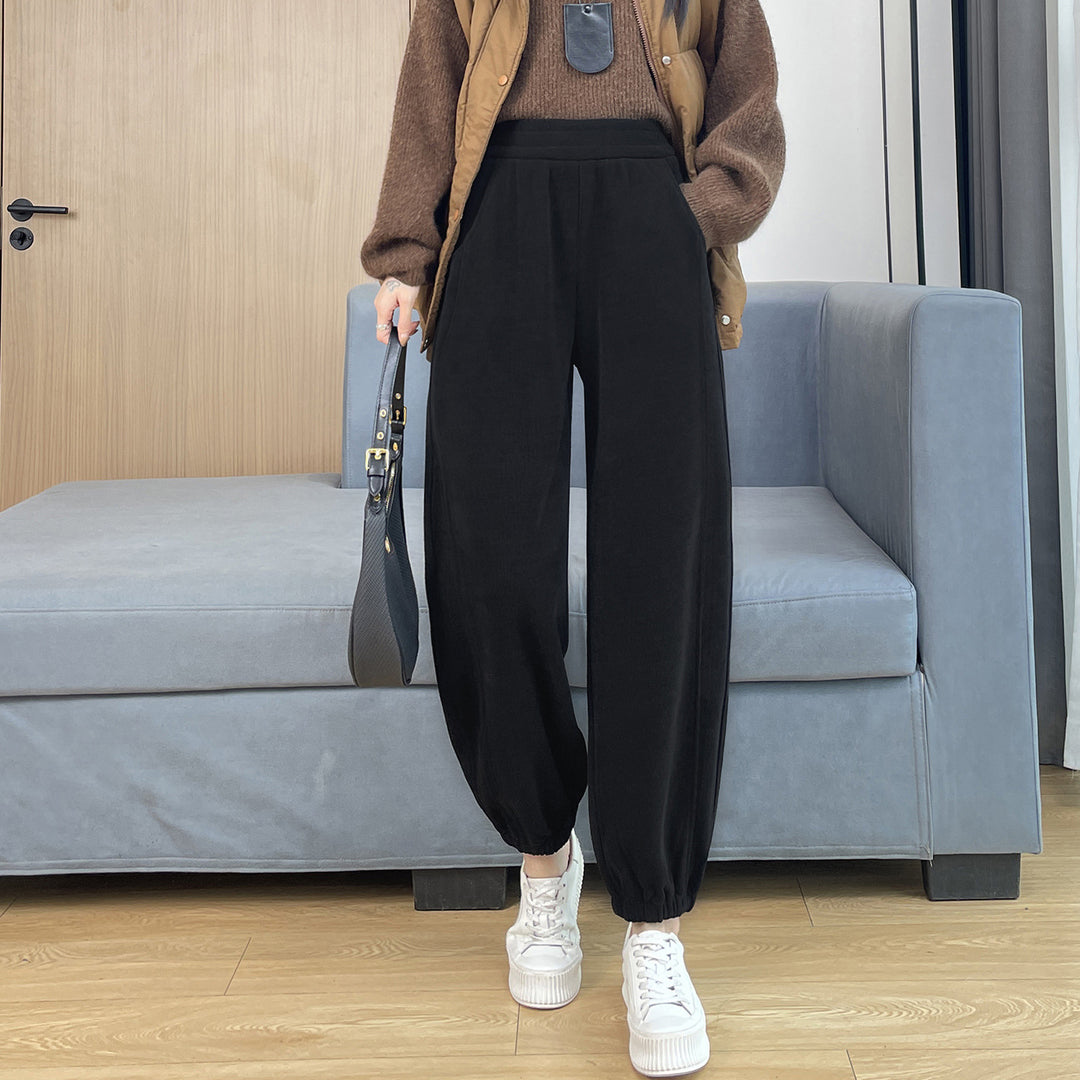 Gefütterte Damen-Cordhose mit Bündchen