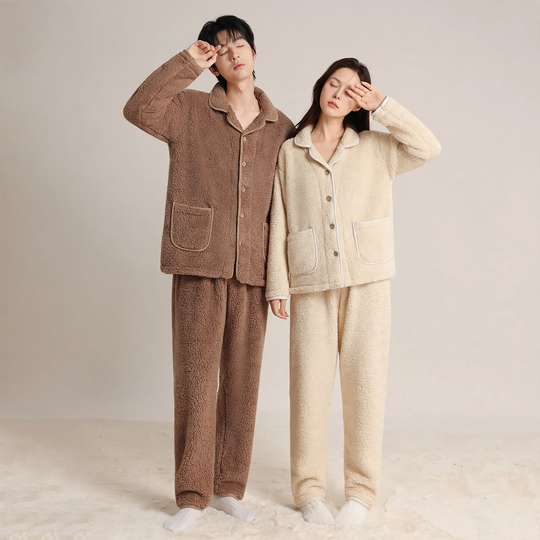 Paar-Schlafanzug aus Korallenfleece, warm, mit Revers
