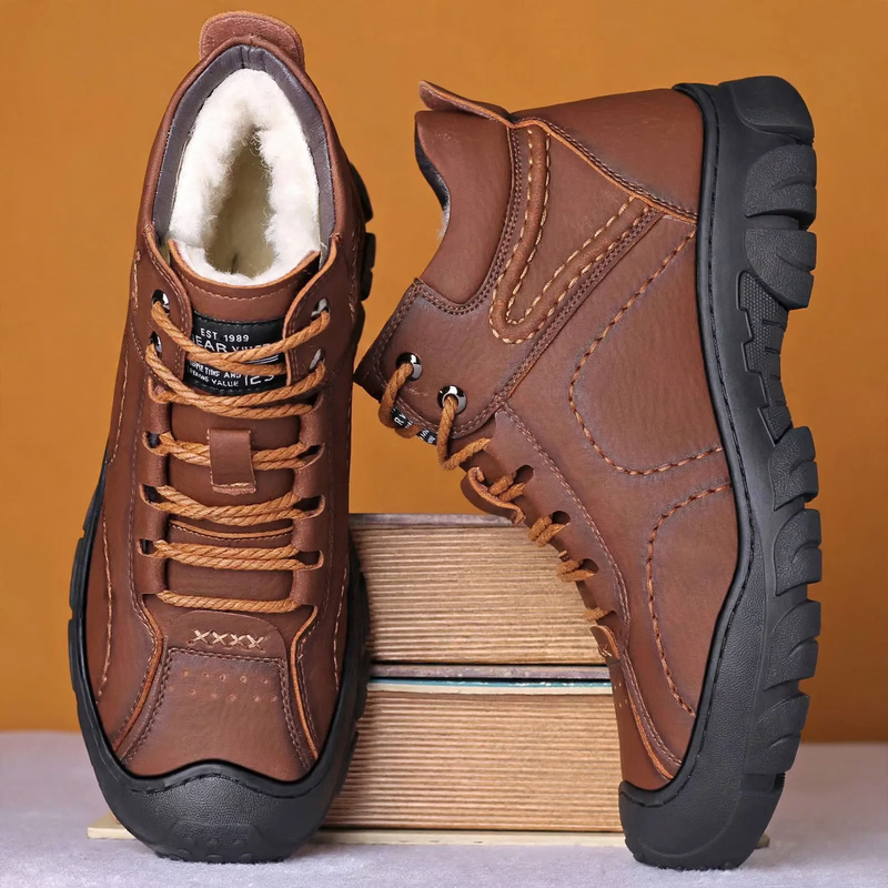 Gefütterte Herren-Winterstiefel mit dicker Sohle