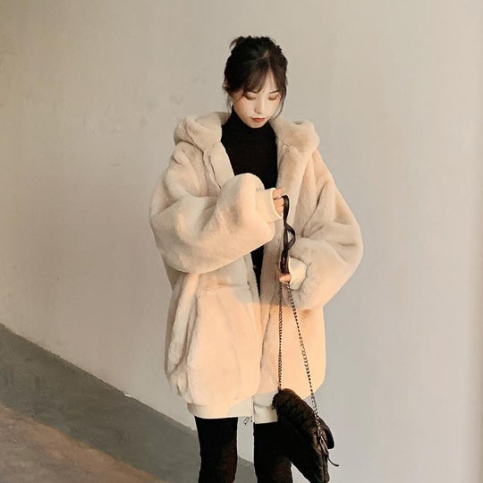 Locker geschnittene Damen-Kunstpelzjacke mit Kapuze