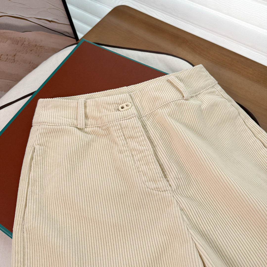 Damen-Cordhose aus 100% Baumwolle, weit geschnitten