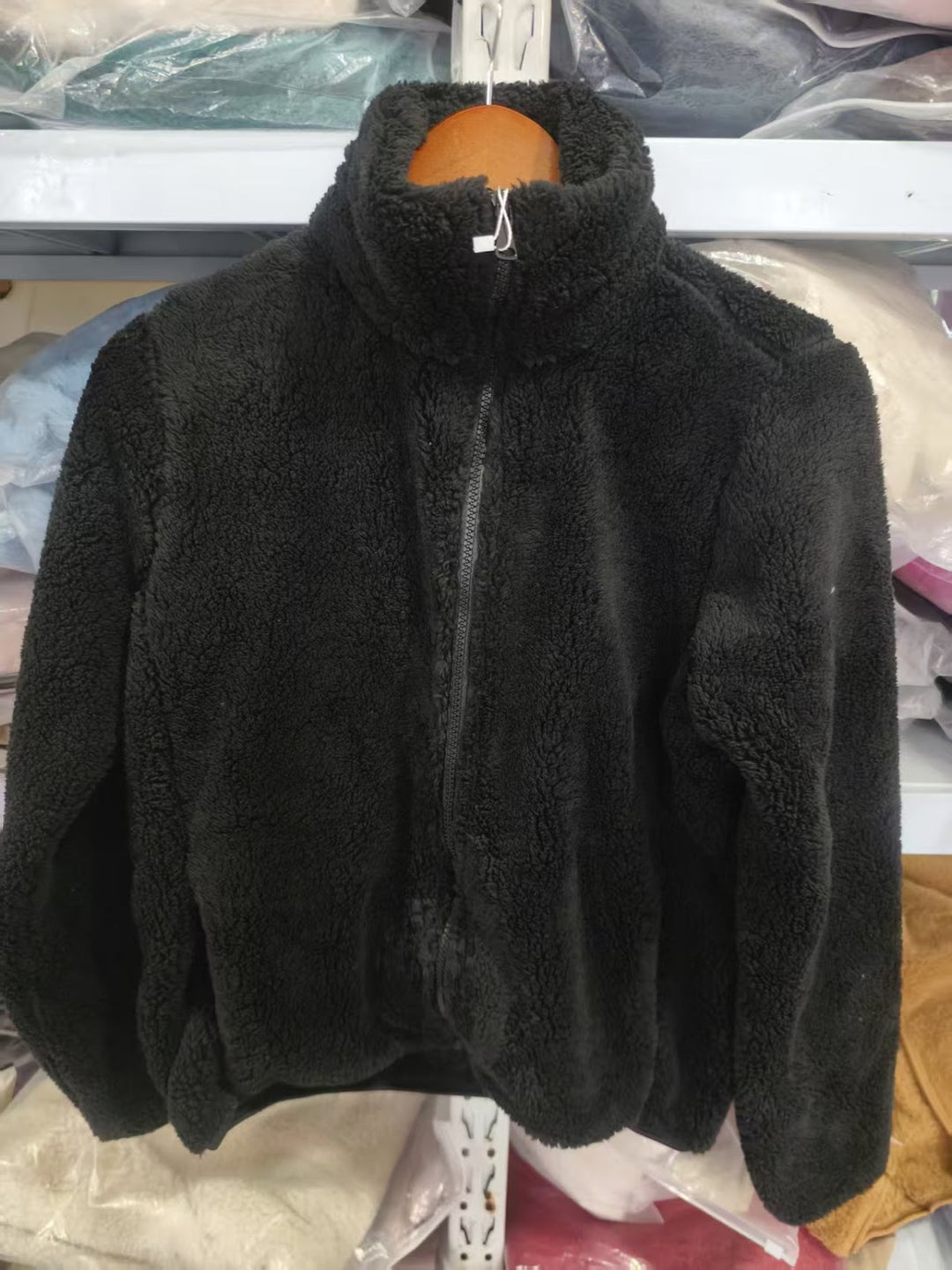 Fleece-Jacke mit Stehkragen und Reißverschluss