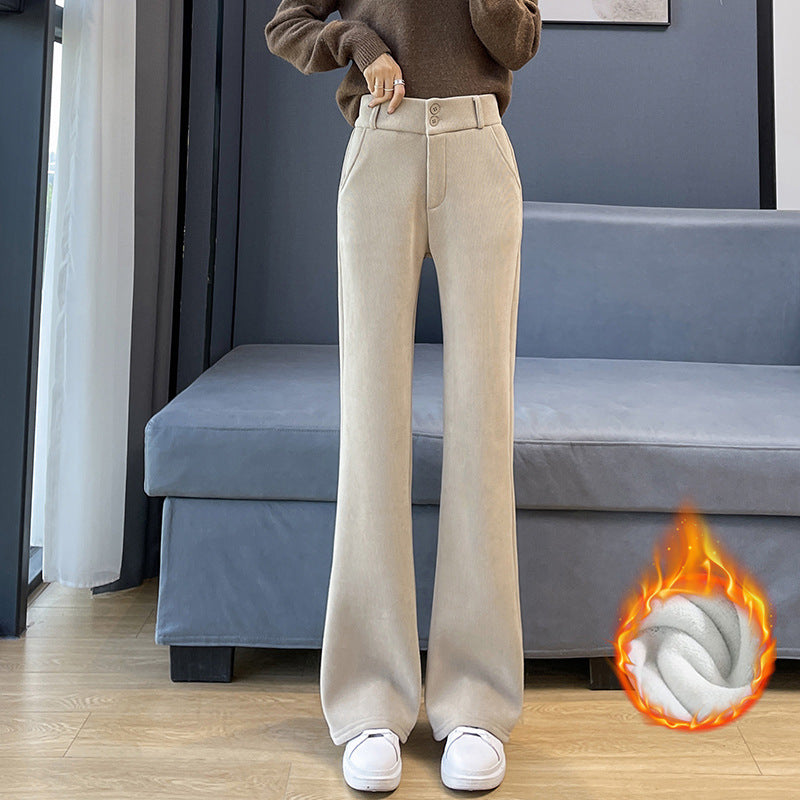 Gefütterte Cord-Hose mit leichtem Schlag