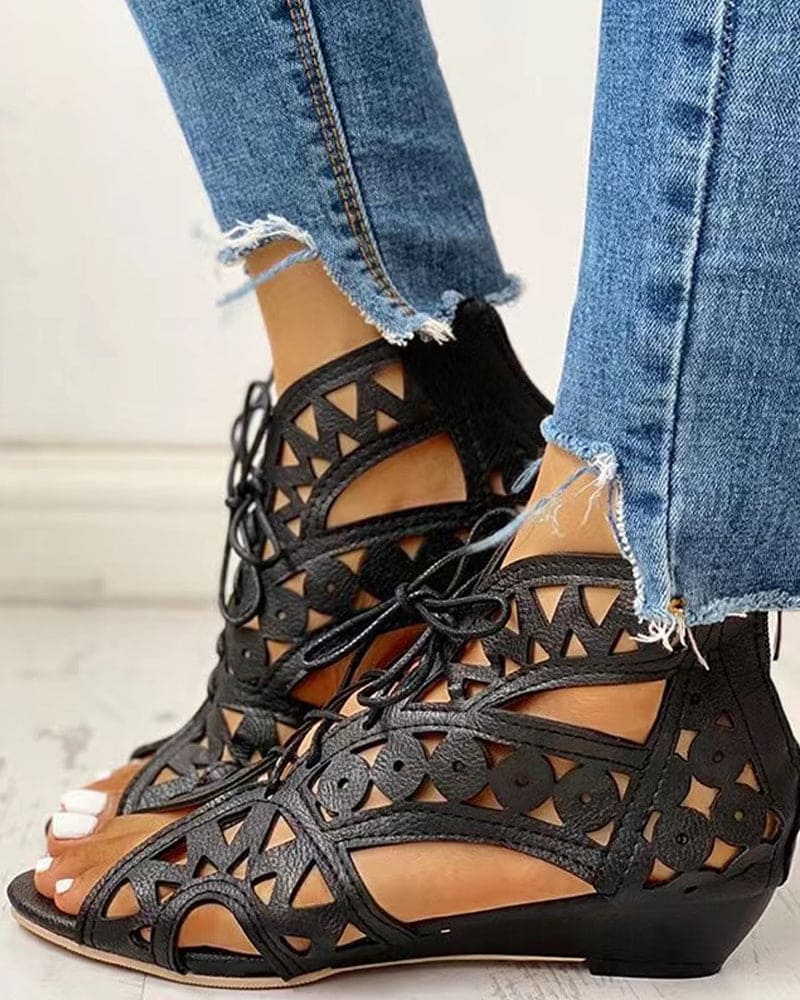 Flache Sandalen Im Ethnischen Stil mit Aussparung