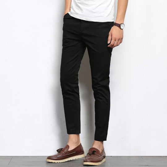 Schöne moderne Chinos
